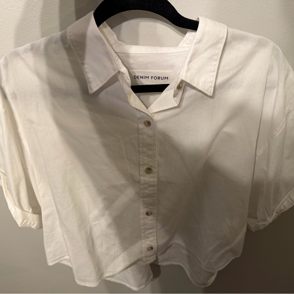Aritzia Denim Forum White Cropped Button-Down Blouse, Size L (NWOT)